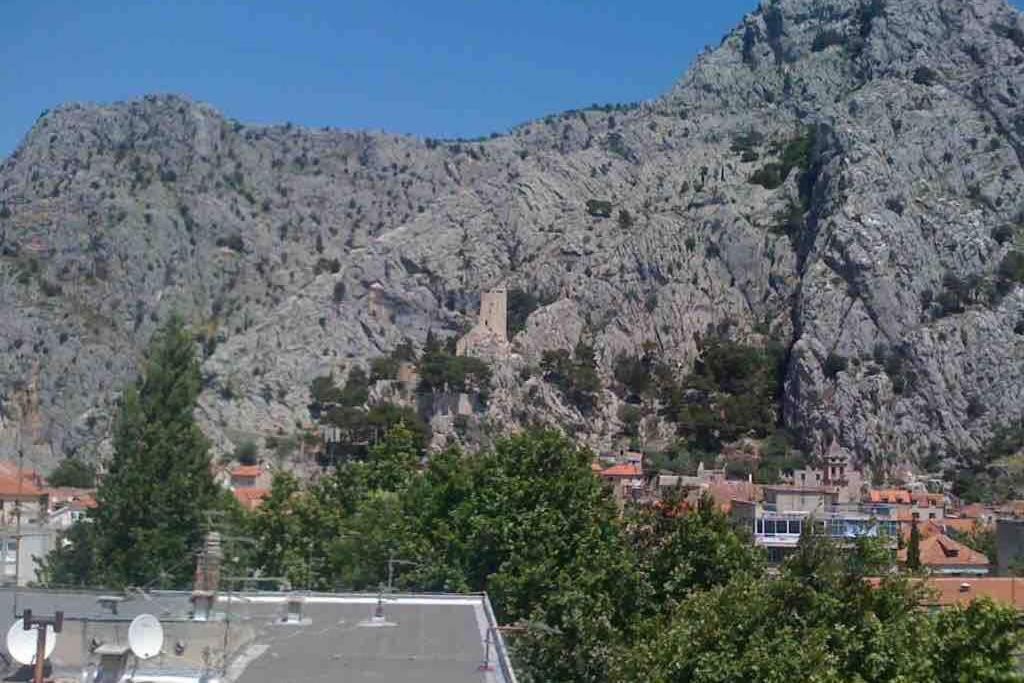 Sara Apartment Punta Omis Near Sandy Beach Exterior photo